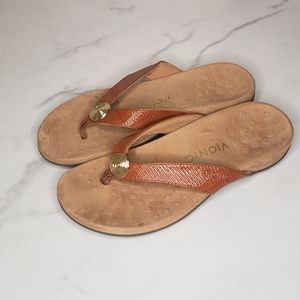 Vionic Hilda Woven Thong Sandals